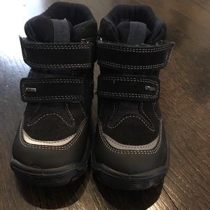 Primigi Winter Boots size 25 (US Toddler size 8)
